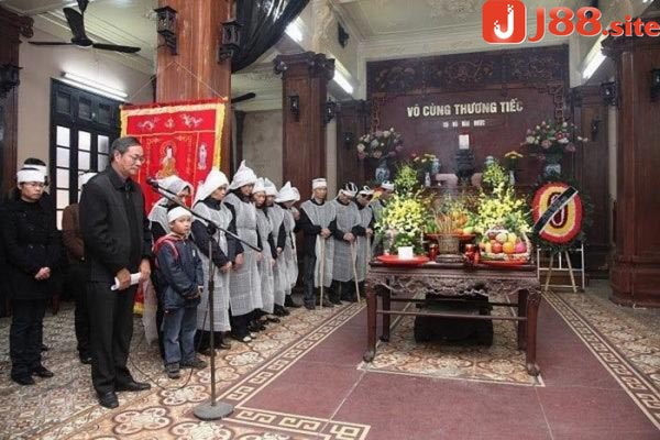 Ý nghĩa nằm mơ thấy đám ma nhà hàng xóm đang đưa tang Ý nghĩa nằm mơ thấy đám ma nhà hàng xóm đang đưa tang